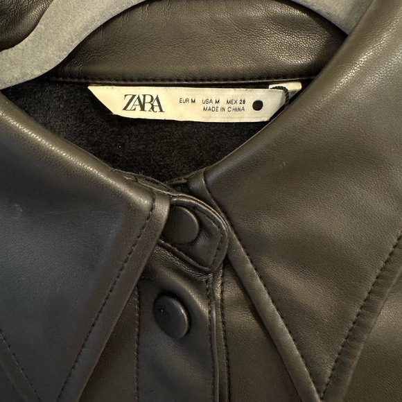 NWT Zara Black Faux Leather Shirt Fitted Trendy Versatile Goth Edgy Sleek Sz M - Picture 2 of 5
